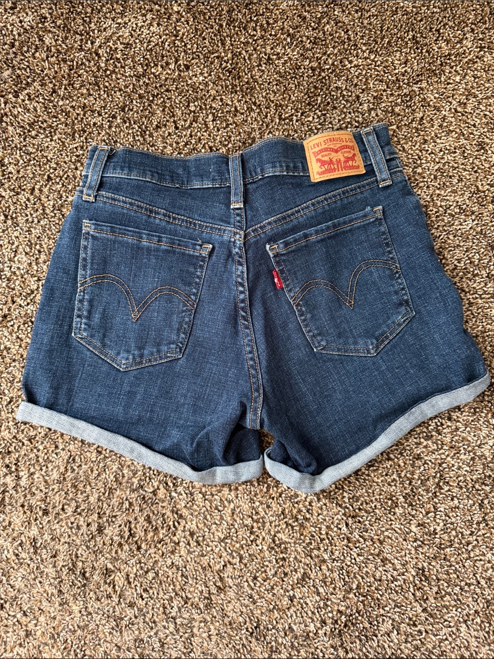 Women’s Levi’s Jean shorts - Size 27
